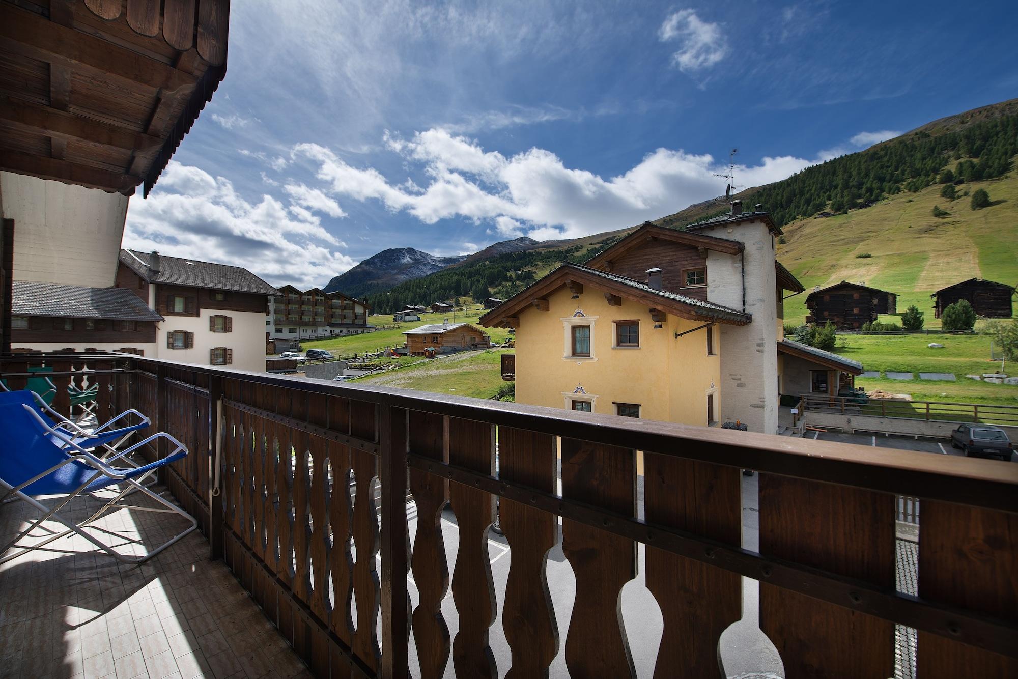 Hotel Valtellina Livigno Exterior photo
