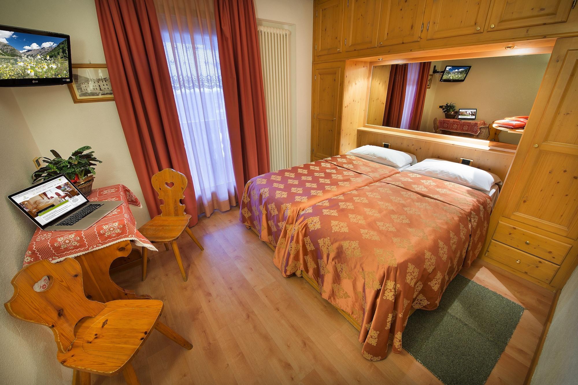 Hotel Valtellina Livigno Exterior photo