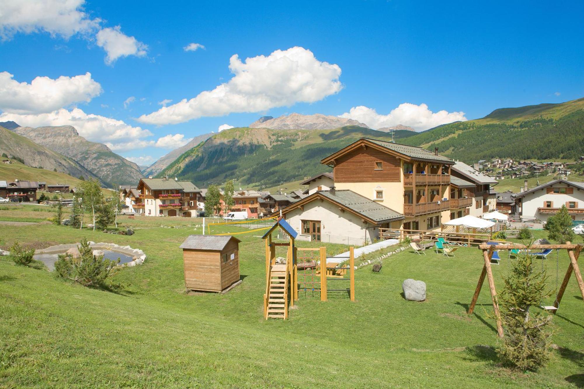 Hotel Valtellina Livigno Exterior photo