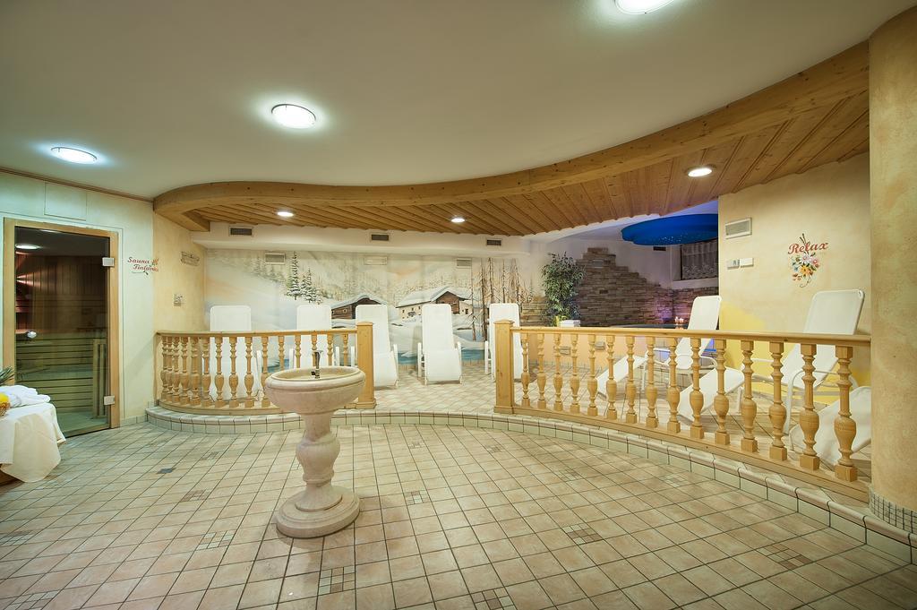 Hotel Valtellina Livigno Exterior photo