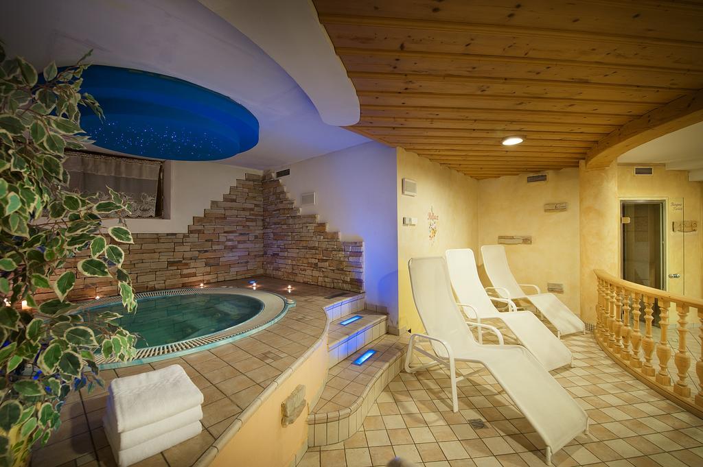 Hotel Valtellina Livigno Exterior photo